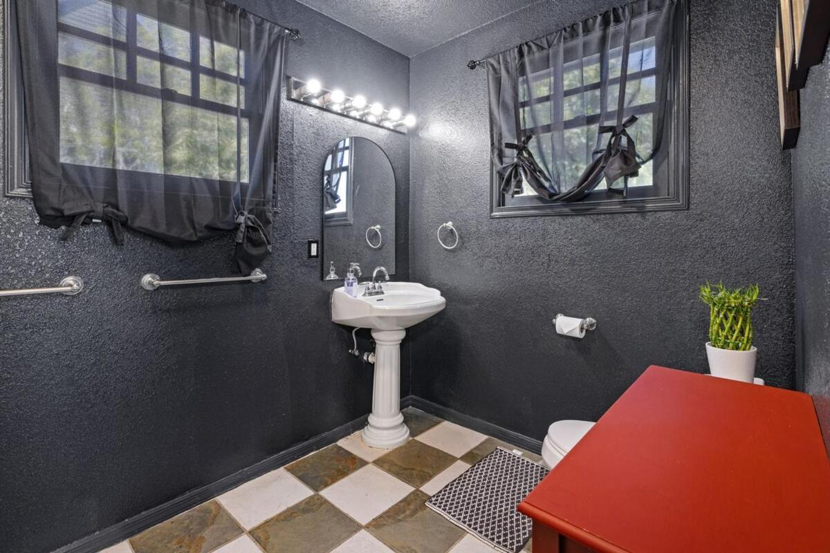 Chic Private Near Downtown & Little Italy *
