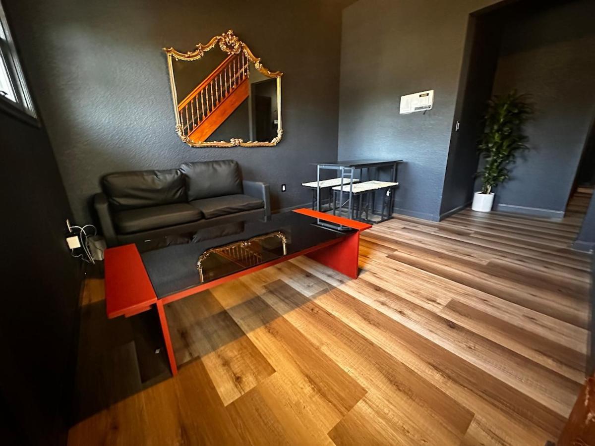 Homestay Chic Private Near Downtown & Little Italy *